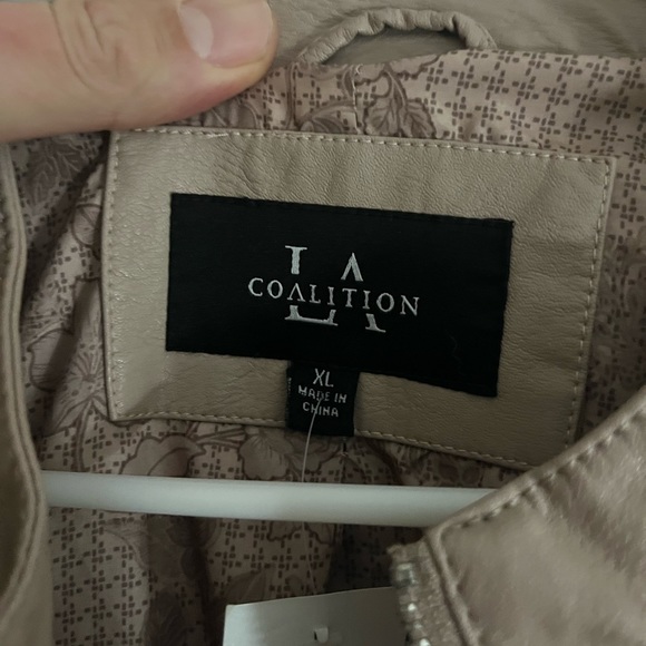 Brand new tan Bomber jacket women’s - Picture 4 of 11